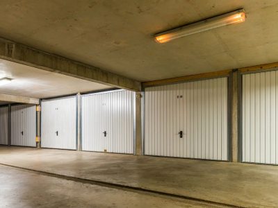 Garage Sicuro e Protetto in Zona Residenziale