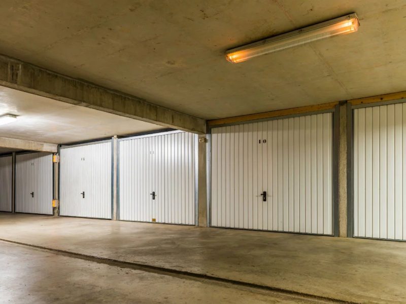 Garage Sicuro e Protetto in Zona Residenziale